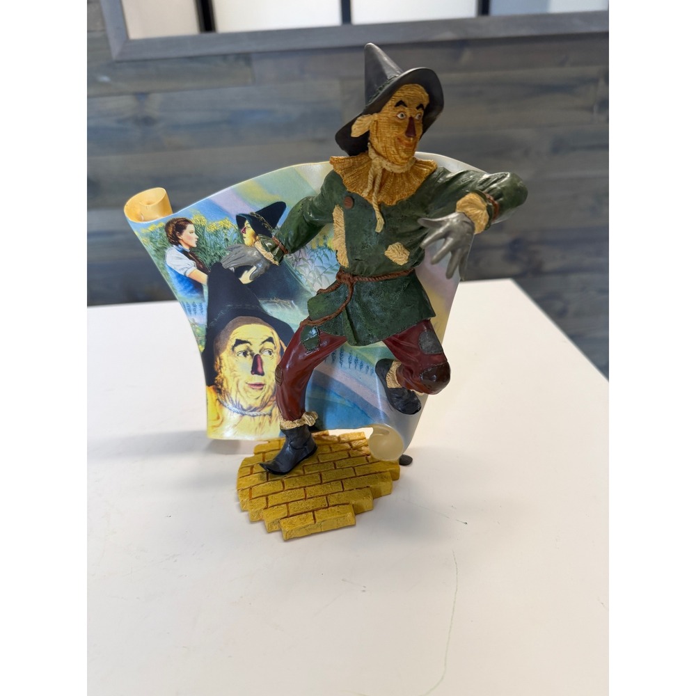 Bradford Exchange Wizard of Oz Scarecrow Figurine A Head Full of Straw 2005